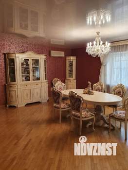 Коттедж 667м&sup2;, 3-этажный, участок 25 сот.  