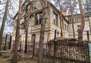 Дом 862м², 4-этажный, участок 10 сот.  