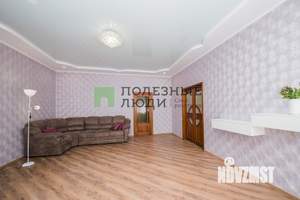 Дом 390м², 3-этажный, участок 11 сот.  