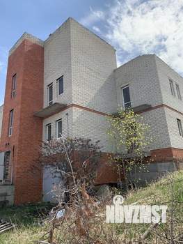 Коттедж 400м&sup2;, 3-этажный, участок 10 сот.  