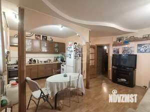 Дом 203м&sup2;, 3-этажный, участок 7 сот.  