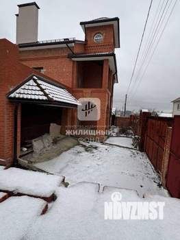 Дом 660м&sup2;, 3-этажный, участок 6 сот.  