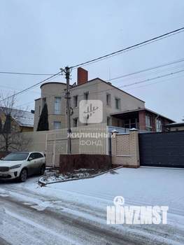 Дом 445м&sup2;, 3-этажный, участок 10 сот.  