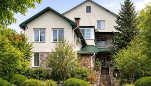 Дом 325м&sup2;, 3-этажный, участок 10 сот.  