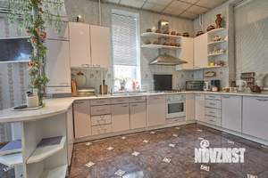 Дом 342м², 3-этажный, участок 9 сот.  