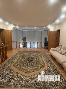 Коттедж 500м&sup2;, 3-этажный, участок 15 сот.  