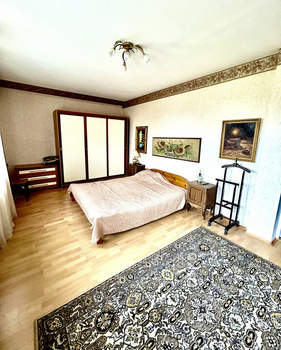 Дом 250м², 3-этажный, участок 10 сот.  