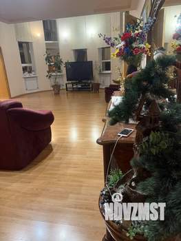 Коттедж 500м&sup2;, 3-этажный, участок 15 сот.  