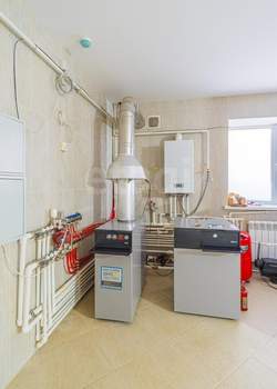 Дом 700м&sup2;, 3-этажный, участок 24 сот.  