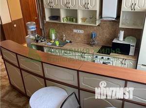 Дом 250м&sup2;, 3-этажный, участок 4 сот.  