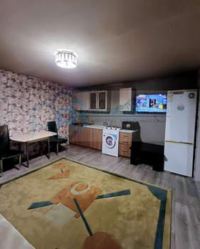 Дом 80м&sup2;, 2-этажный, участок 5 сот.  