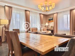 Дом 450м², 3-этажный, участок 15 сот.  