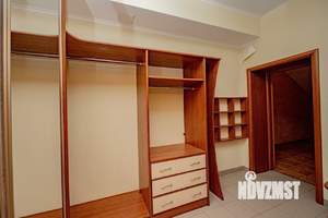 Коттедж 700м², 2-этажный, участок 12 сот.  