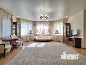 Коттедж 373м&sup2;, 2-этажный, участок 10 сот.  