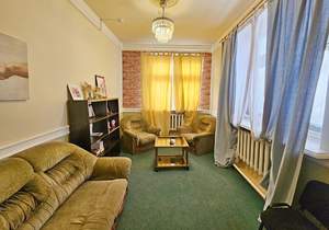 Дом 592м&sup2;, 2-этажный, участок 10 сот.  