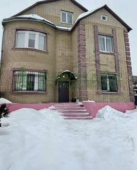 Дом 255м&sup2;, 3-этажный, участок 4 сот.  