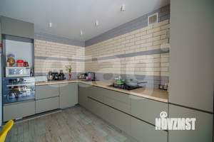 Дом 207м&sup2;, 3-этажный, участок 4 сот.  