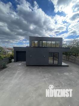 Коттедж 260м&sup2;, 2-этажный, участок 15 сот.  