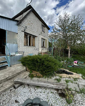 Дом 30м&sup2;, 2-этажный, участок 6 сот.  