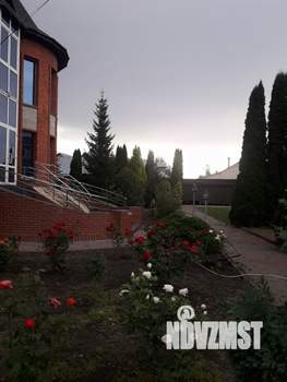 Коттедж 584м², 3-этажный, участок 30 сот.  