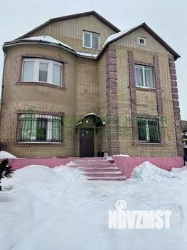 Дом 250м&sup2;, 3-этажный, участок 4 сот.  