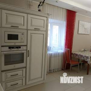 Коттедж 460м², 3-этажный, участок 15 сот.  