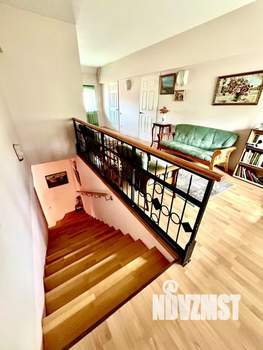 Дом 250м², 3-этажный, участок 10 сот.  