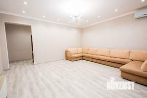 Дом 396м&sup2;, 2-этажный, участок 8 сот.  