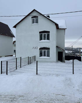 Дом 143м&sup2;, 3-этажный, участок 2 сот.  