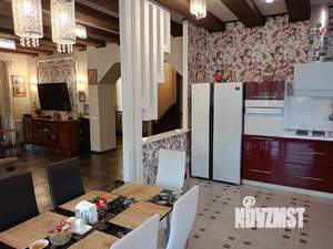 Дом 253м², 2-этажный, участок 11 сот.  