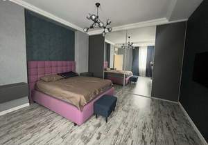 Дом 352м&sup2;, 3-этажный, участок 18 сот.  