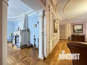 Коттедж 371м², 3-этажный, участок 10 сот.  