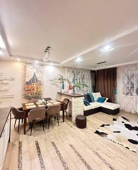 Дом 262м&sup2;, 4-этажный, участок 10 сот.  