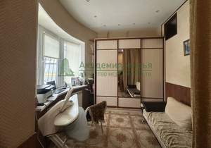 Дом 255м&sup2;, 3-этажный, участок 4 сот.  