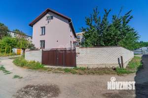 Дом 184м&sup2;, 3-этажный, участок 4 сот.  