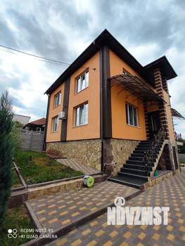 Дом 265м², 3-этажный, участок 3 сот.  