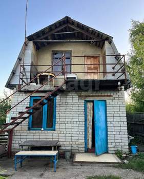 Дом 20м&sup2;, 2-этажный, участок 18 сот.  