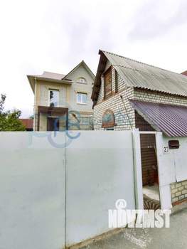 Дом 200м&sup2;, 3-этажный, участок 6 сот.  