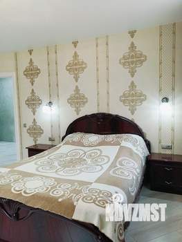 Коттедж 240м&sup2;, 3-этажный, участок 5 сот.  