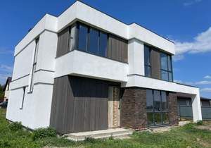 Дом 165м², 2-этажный, участок 10 сот.  