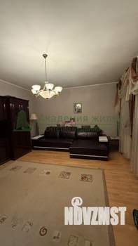 Коттедж 326м², 3-этажный, участок 15 сот.  