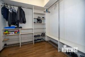 Дом 317м², 3-этажный, участок 14 сот.  