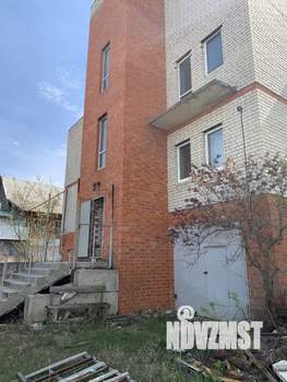 Коттедж 400м², 3-этажный, участок 10 сот.  