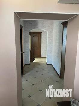 Коттедж 370м², 3-этажный, участок 5 сот.  