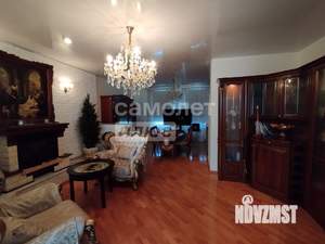 Дом 450м², 3-этажный, участок 6 сот.  