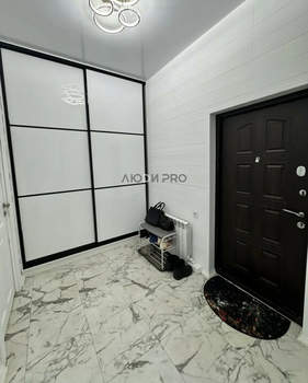 Дом 180м&sup2;, 2-этажный, участок 37 сот.  