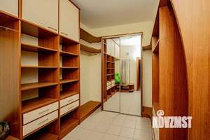 Коттедж 700м², 2-этажный, участок 12 сот.  