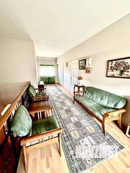 Дом 250м², 3-этажный, участок 10 сот.  