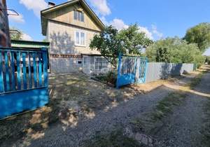 Дом 50м², 2-этажный, участок 6 сот.  