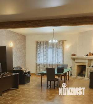 Дом 321м², 3-этажный, участок 13 сот.  